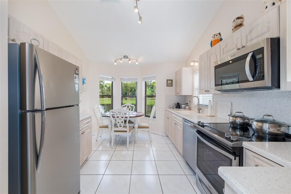 For Sale: $279,000 (2 beds, 2 baths, 1343 Square Feet)