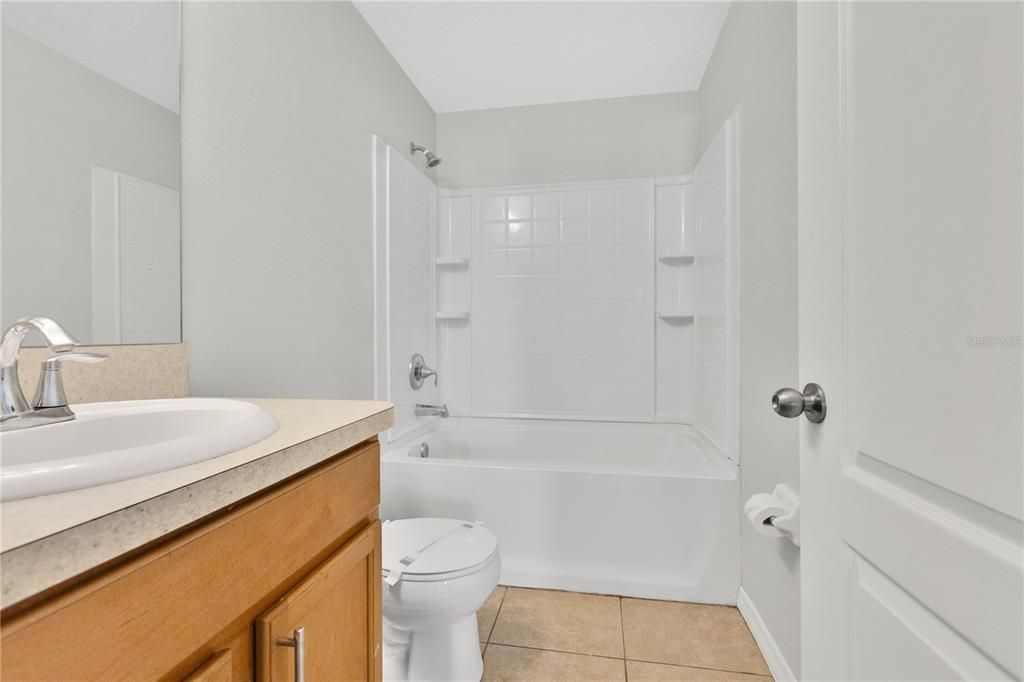 For Sale: $195,000 (3 beds, 2 baths, 1302 Square Feet)