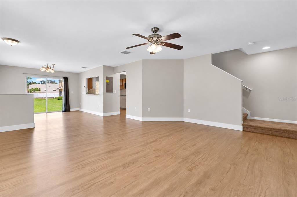 For Sale: $195,000 (3 beds, 2 baths, 1302 Square Feet)