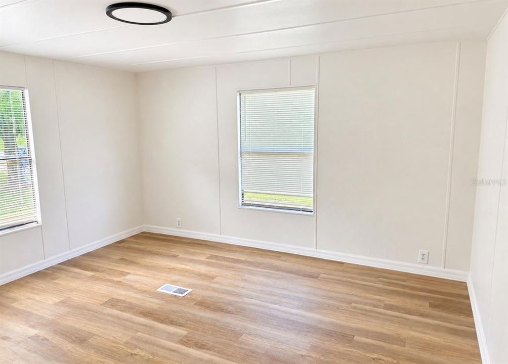 На продажу: $245,000 (4 спален, 2 ванн, 1782 Квадратных фут)