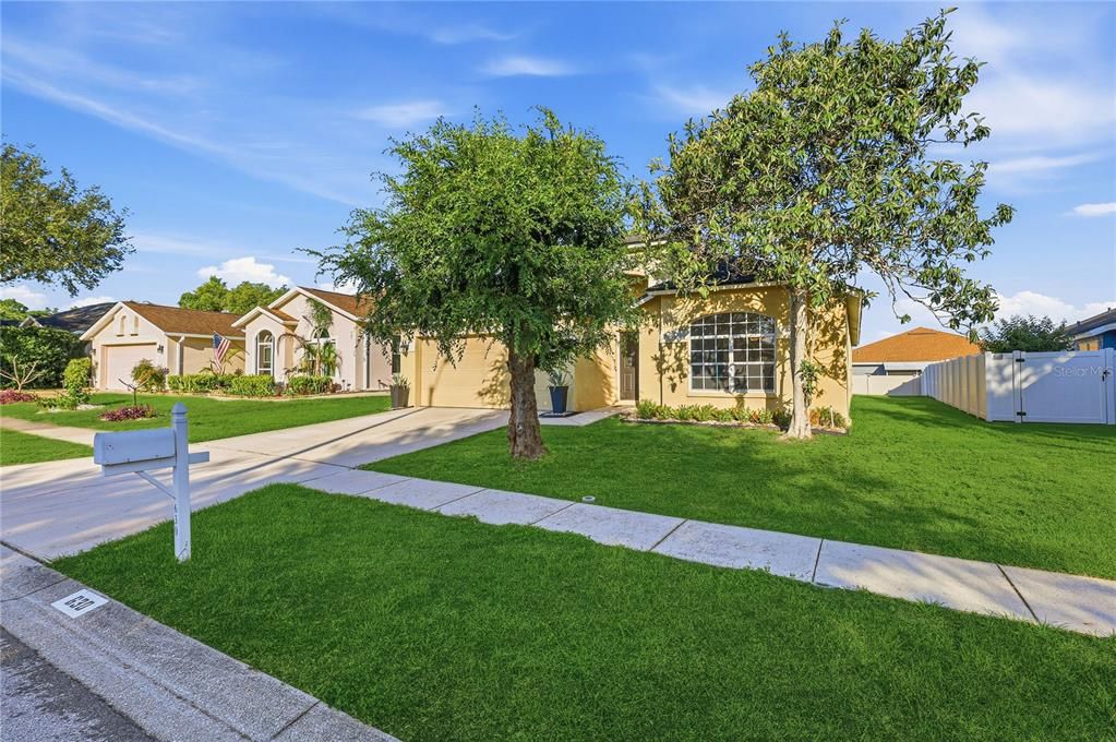 For Sale: $379,000 (3 beds, 2 baths, 1928 Square Feet)