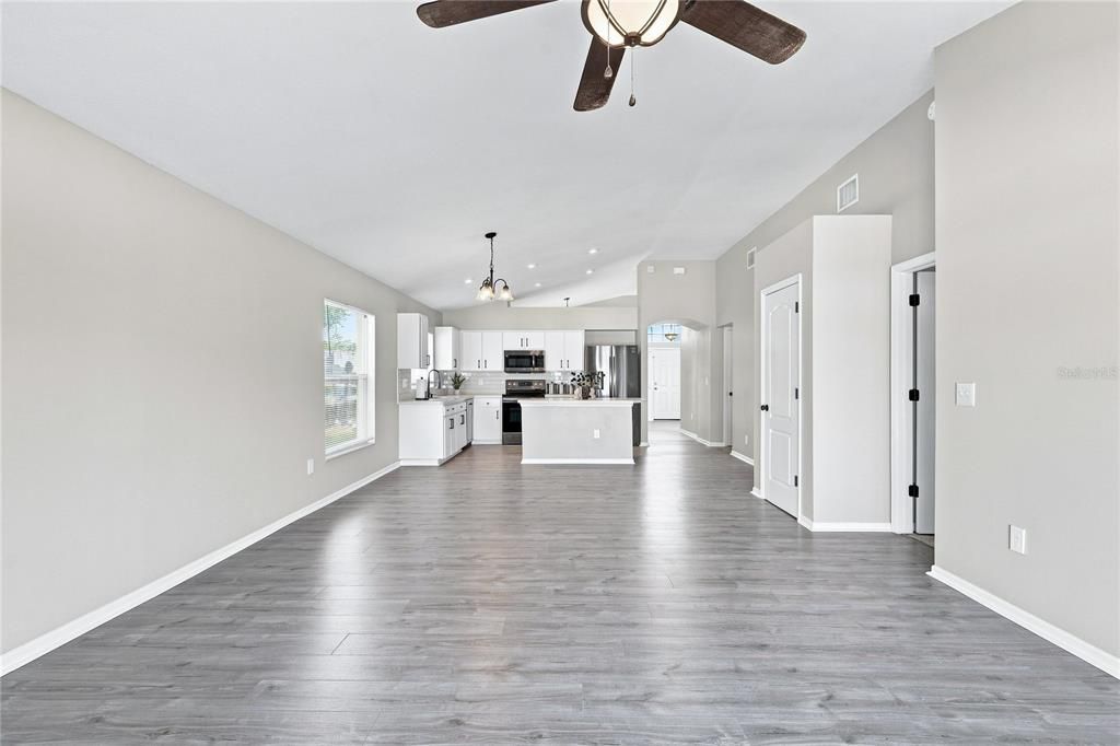 For Sale: $379,000 (3 beds, 2 baths, 1928 Square Feet)