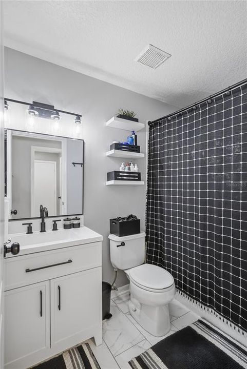 For Sale: $379,000 (3 beds, 2 baths, 1928 Square Feet)