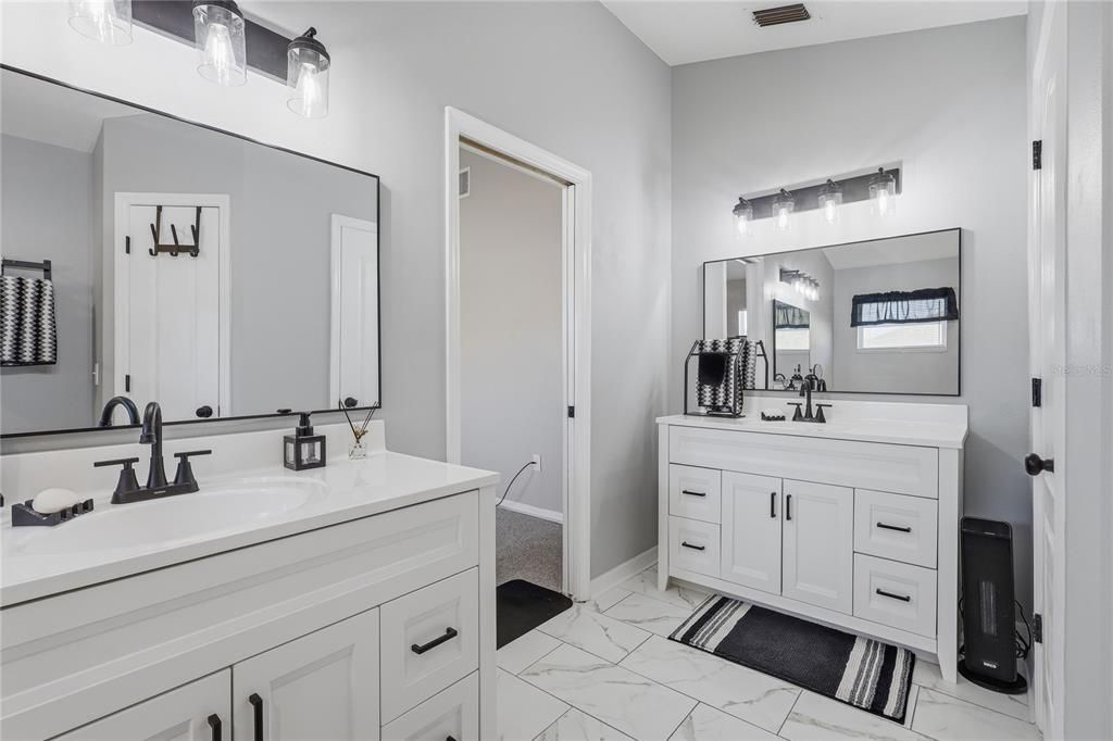 For Sale: $379,000 (3 beds, 2 baths, 1928 Square Feet)