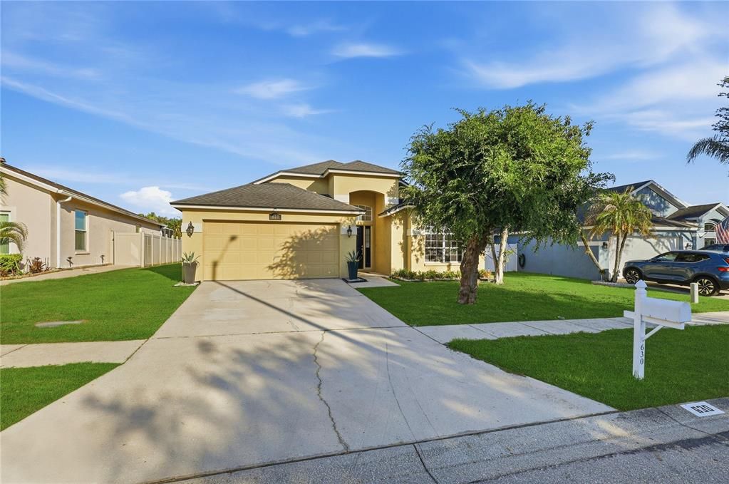 For Sale: $379,000 (3 beds, 2 baths, 1928 Square Feet)