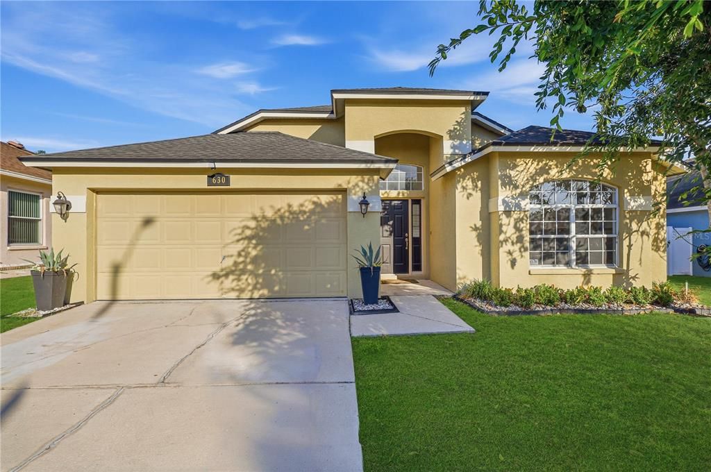 For Sale: $379,000 (3 beds, 2 baths, 1928 Square Feet)