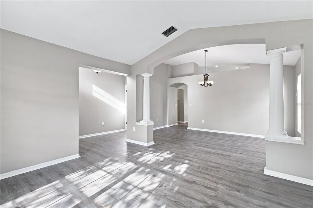 For Sale: $379,000 (3 beds, 2 baths, 1928 Square Feet)
