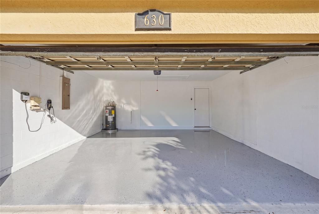For Sale: $379,000 (3 beds, 2 baths, 1928 Square Feet)