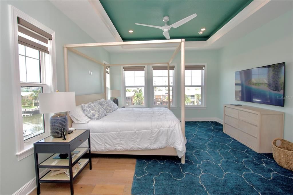 For Sale: $1,450,000 (3 beds, 3 baths, 2364 Square Feet)