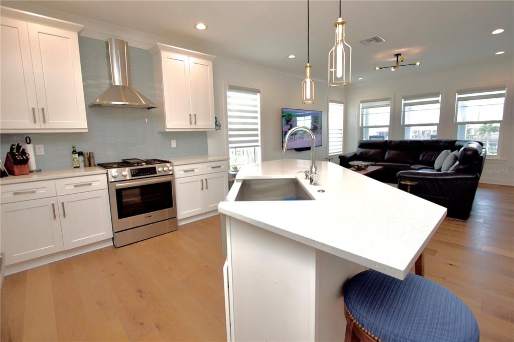 For Sale: $1,450,000 (3 beds, 3 baths, 2364 Square Feet)
