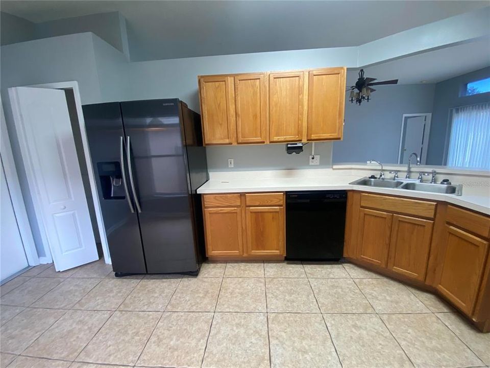 En Renta: $2,250 (3 camas, 2 baños, 1500 Pies cuadrados)