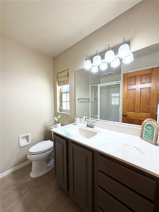 En Venta: $349,900 (4 camas, 2 baños, 2114 Pies cuadrados)