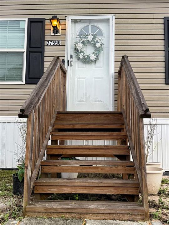 For Sale: $285,000 (4 beds, 2 baths, 1580 Square Feet)