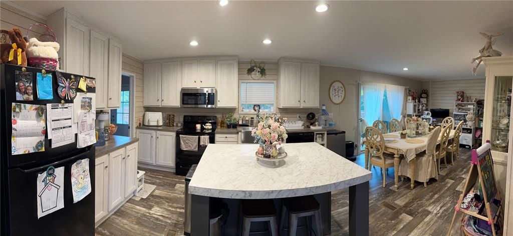 For Sale: $285,000 (4 beds, 2 baths, 1580 Square Feet)