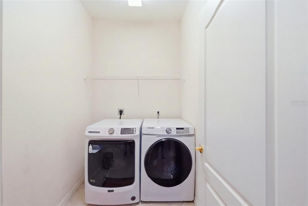 For Sale: $525,000 (4 beds, 2 baths, 2880 Square Feet)