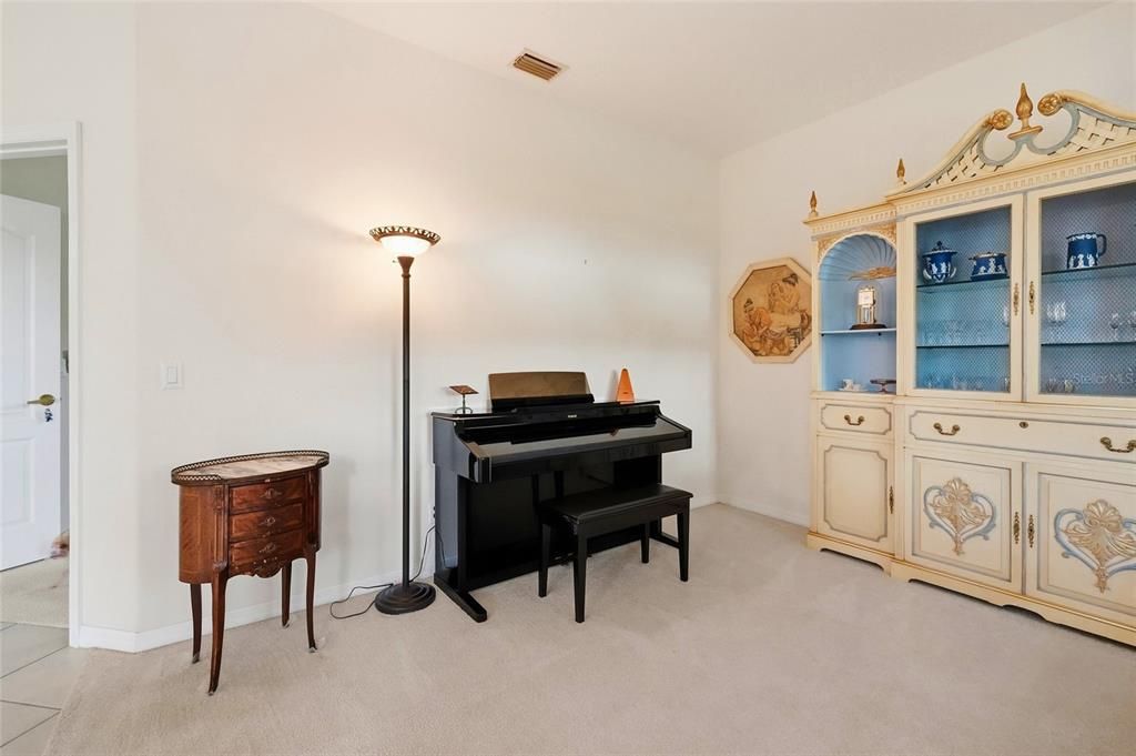 For Sale: $525,000 (4 beds, 2 baths, 2880 Square Feet)