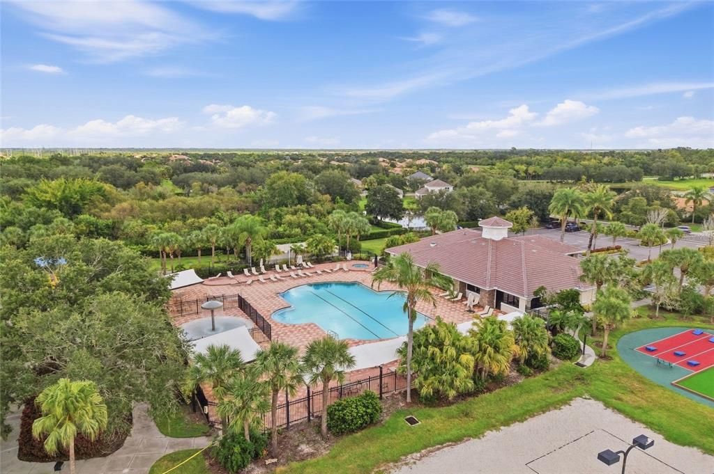 For Sale: $525,000 (4 beds, 2 baths, 2880 Square Feet)