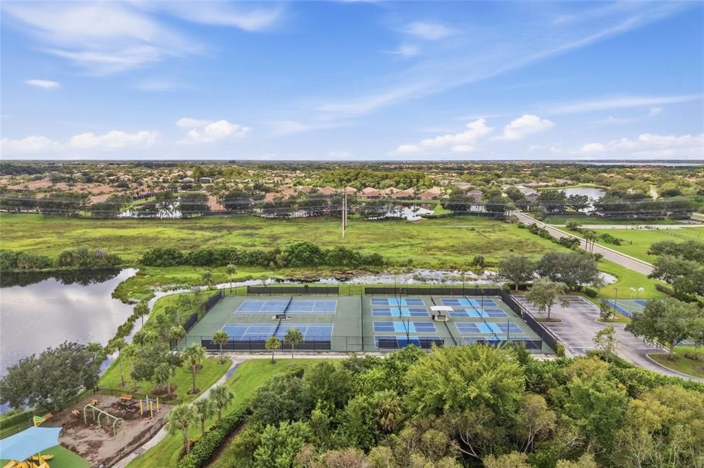 For Sale: $525,000 (4 beds, 2 baths, 2880 Square Feet)