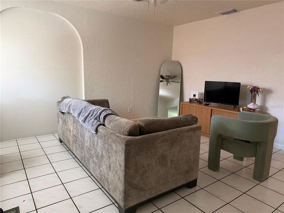 For Sale: $650,000 (6 beds, 0 baths, 1844 Square Feet)