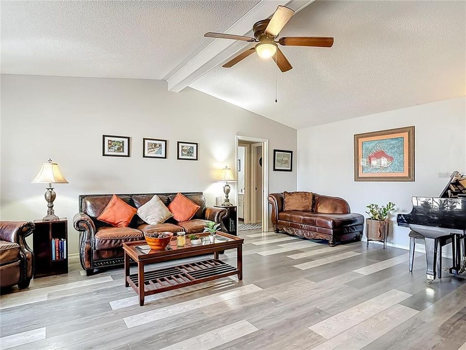 For Sale: $316,900 (3 beds, 2 baths, 1620 Square Feet)