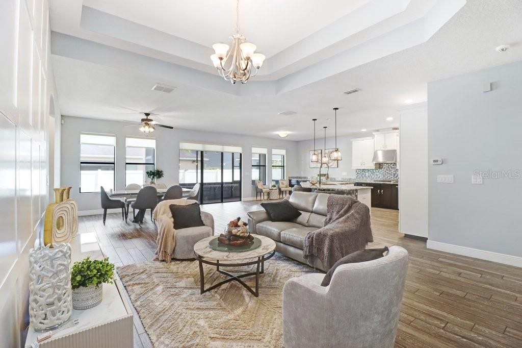 En Venta: $659,900 (4 camas, 3 baños, 2955 Pies cuadrados)