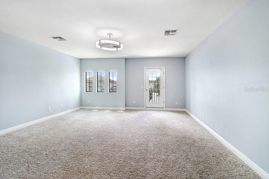 En Venta: $659,900 (4 camas, 3 baños, 2955 Pies cuadrados)