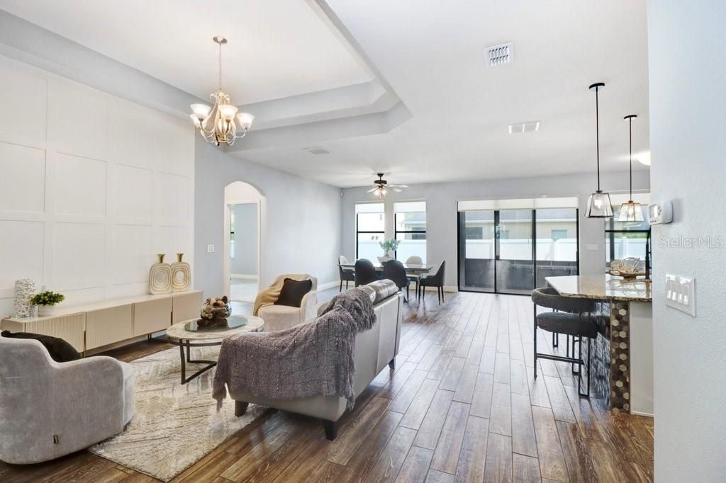 En Venta: $659,900 (4 camas, 3 baños, 2955 Pies cuadrados)