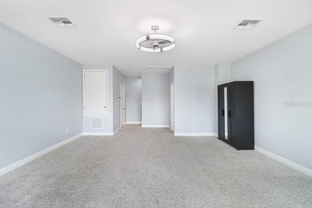 En Venta: $659,900 (4 camas, 3 baños, 2955 Pies cuadrados)