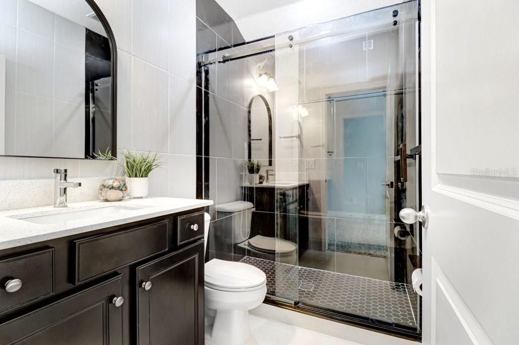 En Venta: $659,900 (4 camas, 3 baños, 2955 Pies cuadrados)