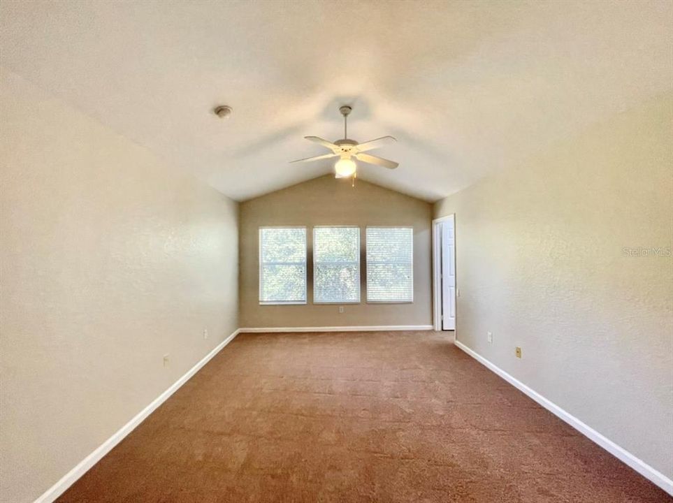 For Rent: $2,150 (3 beds, 2 baths, 1647 Square Feet)