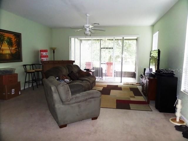 For Rent: $2,150 (3 beds, 2 baths, 1647 Square Feet)