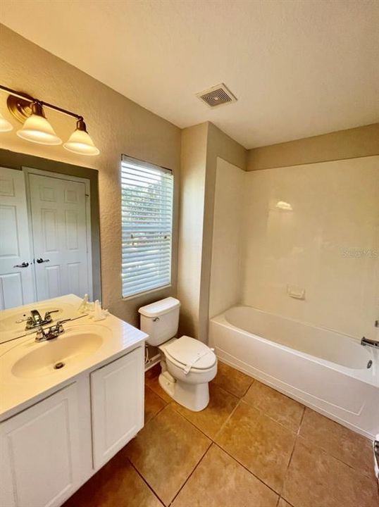 For Rent: $2,150 (3 beds, 2 baths, 1647 Square Feet)