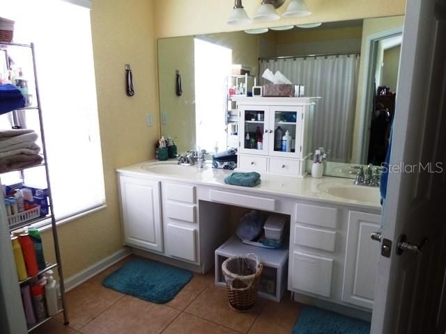 For Rent: $2,150 (3 beds, 2 baths, 1647 Square Feet)