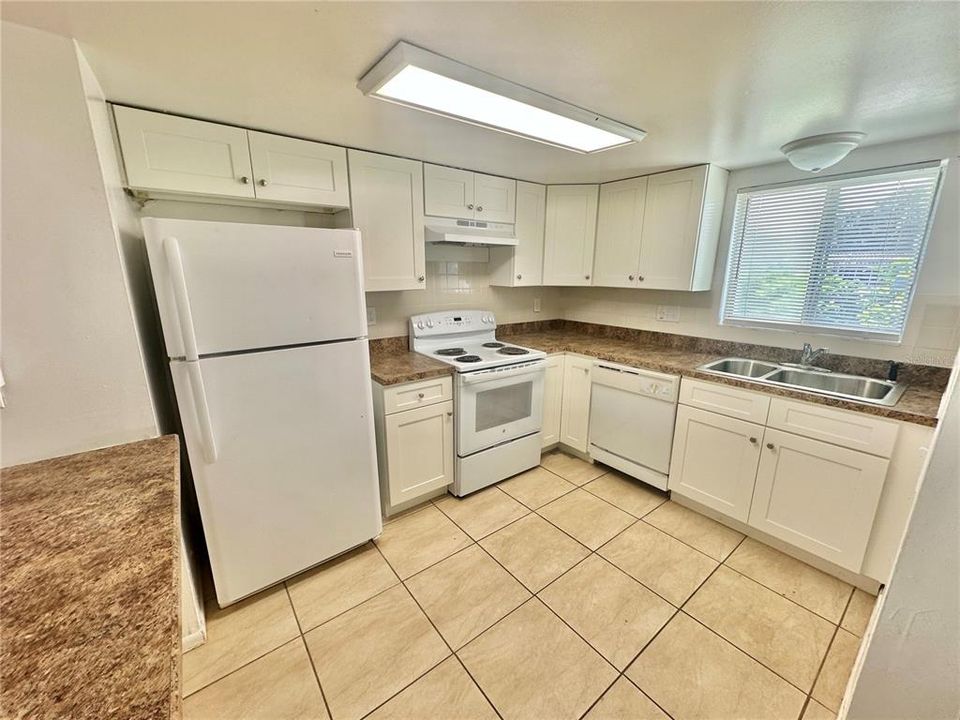 For Rent: $1,345 (2 beds, 2 baths, 940 Square Feet)