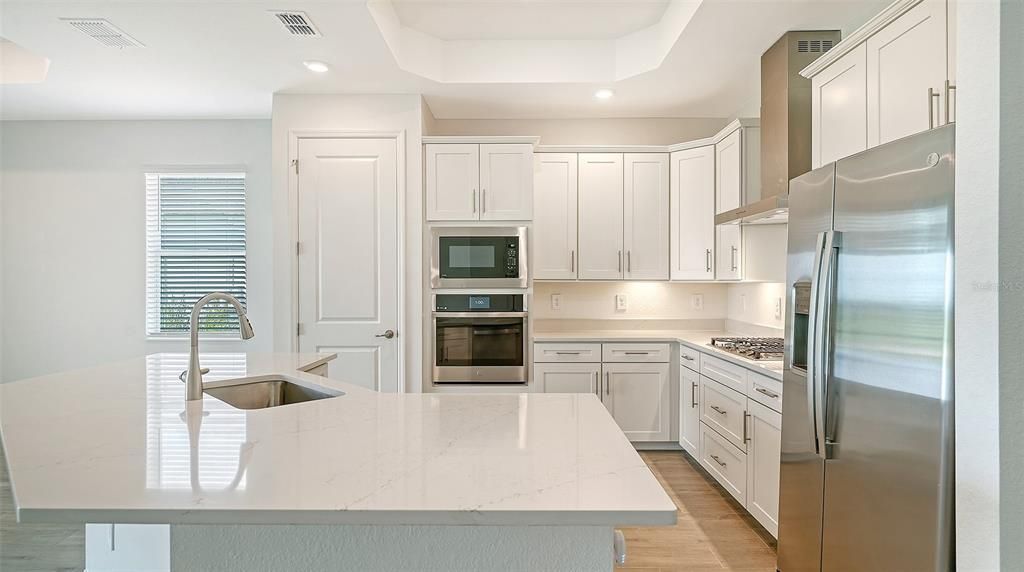 For Sale: $729,900 (3 beds, 2 baths, 2246 Square Feet)