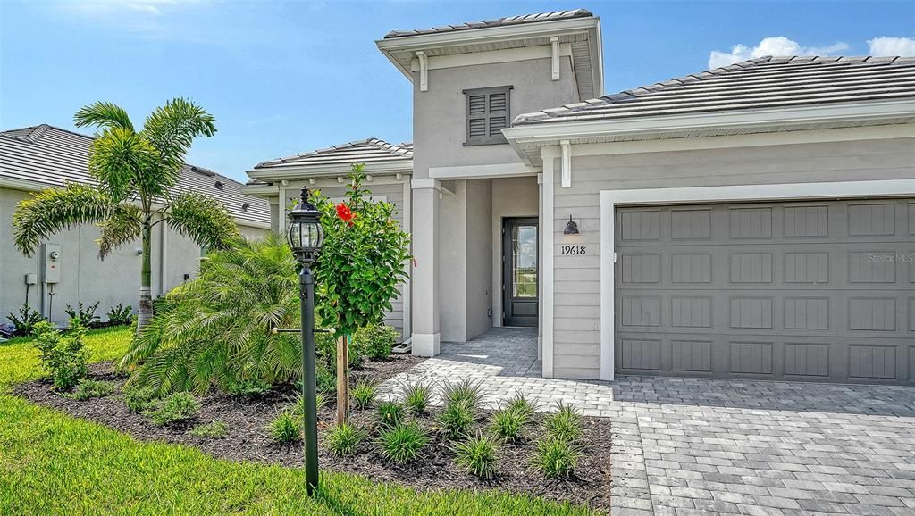 For Sale: $729,900 (3 beds, 2 baths, 2246 Square Feet)