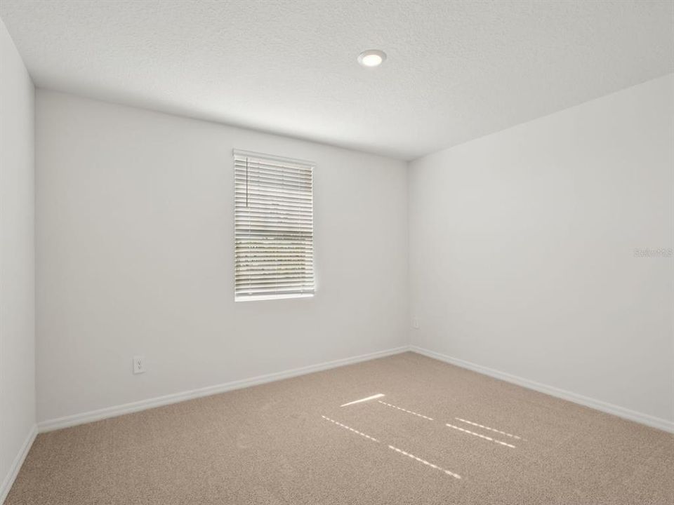 For Sale: $374,050 (4 beds, 3 baths, 1988 Square Feet)