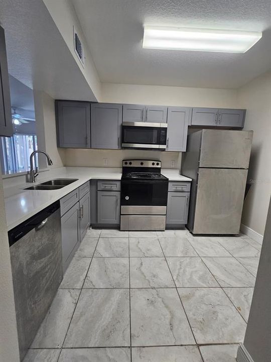 В аренду: $2,200 (3 спален, 2 ванн, 1200 Квадратных фут)