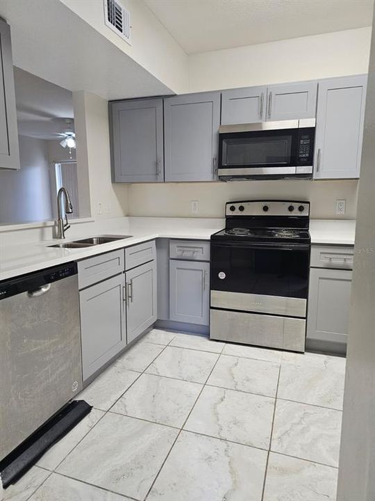 В аренду: $2,200 (3 спален, 2 ванн, 1200 Квадратных фут)