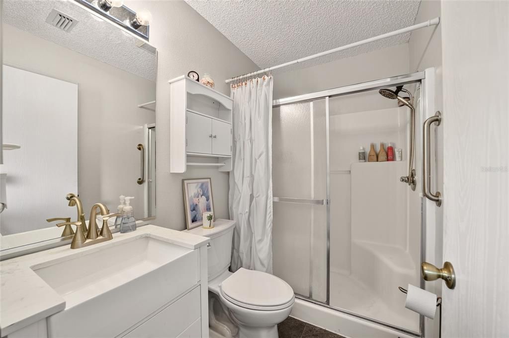 For Sale: $275,000 (2 beds, 2 baths, 1156 Square Feet)
