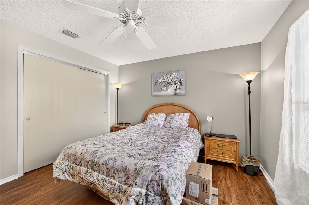 For Sale: $275,000 (2 beds, 2 baths, 1156 Square Feet)