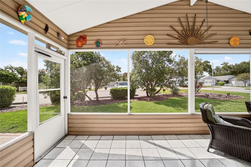 For Sale: $275,000 (2 beds, 2 baths, 1156 Square Feet)