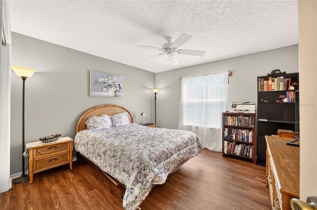 For Sale: $275,000 (2 beds, 2 baths, 1156 Square Feet)