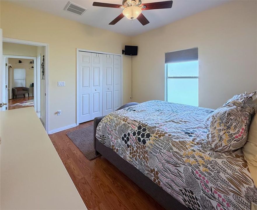 En Venta: $400,000 (3 camas, 2 baños, 2038 Pies cuadrados)