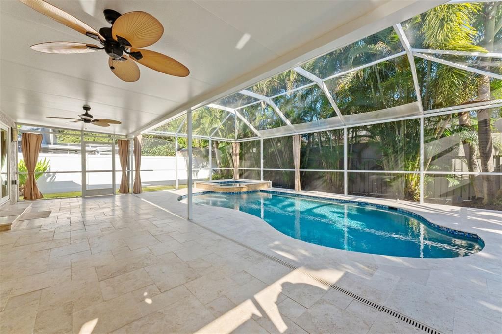 Activo con contrato: $650,000 (3 camas, 2 baños, 1528 Pies cuadrados)