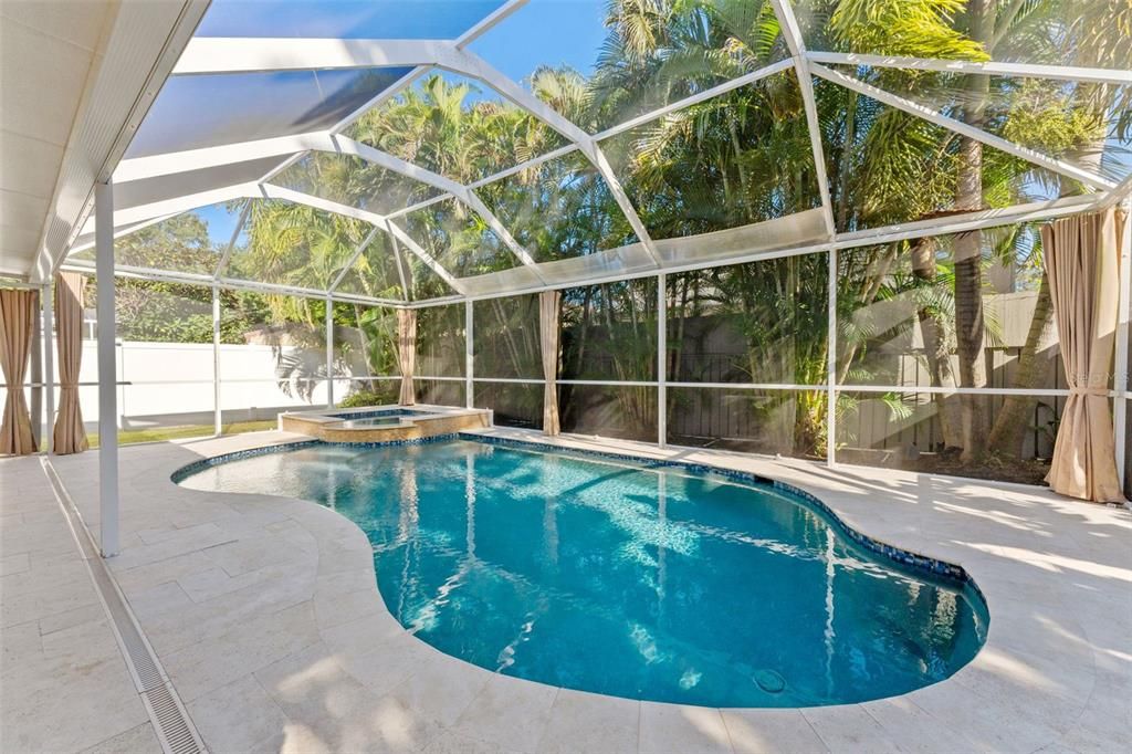 Activo con contrato: $650,000 (3 camas, 2 baños, 1528 Pies cuadrados)