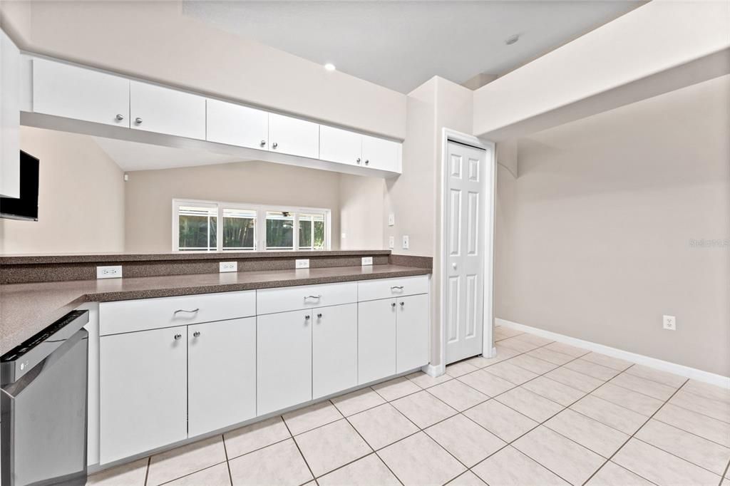 Activo con contrato: $650,000 (3 camas, 2 baños, 1528 Pies cuadrados)
