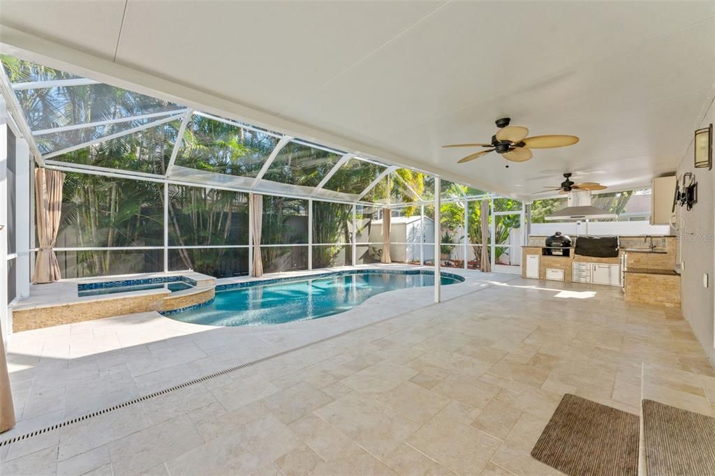 Activo con contrato: $650,000 (3 camas, 2 baños, 1528 Pies cuadrados)