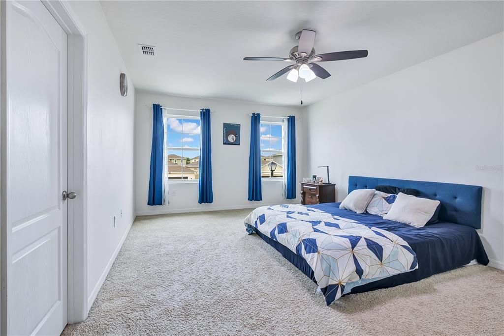 For Sale: $524,990 (5 beds, 3 baths, 2568 Square Feet)