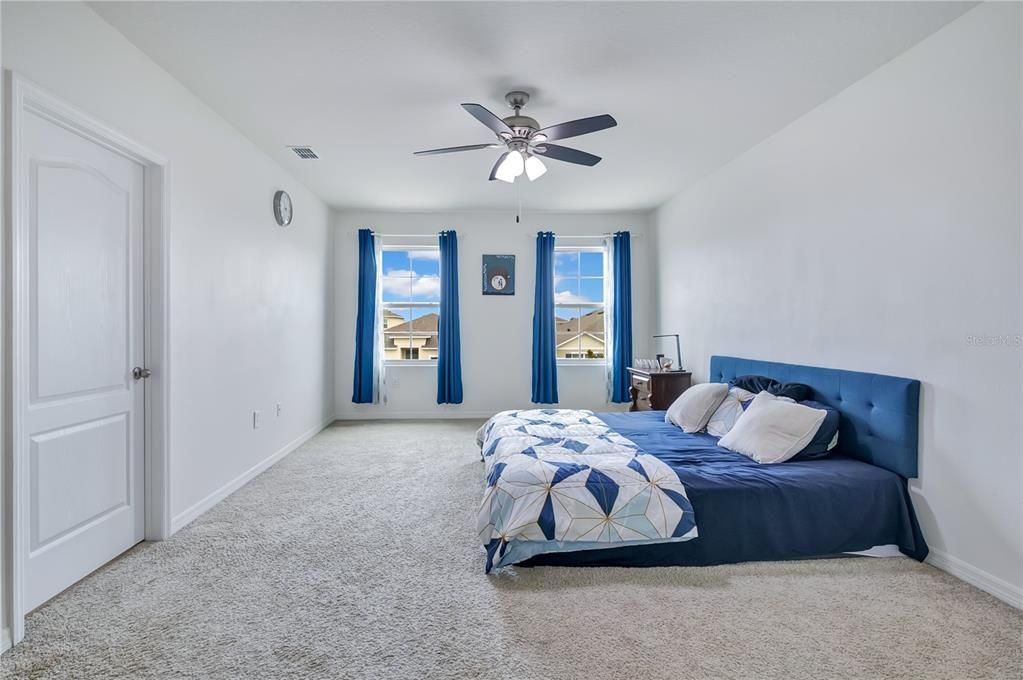 For Sale: $524,990 (5 beds, 3 baths, 2568 Square Feet)